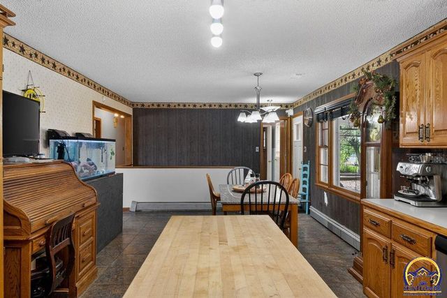 4945 NW Rochester RD, Topeka, KS 66617