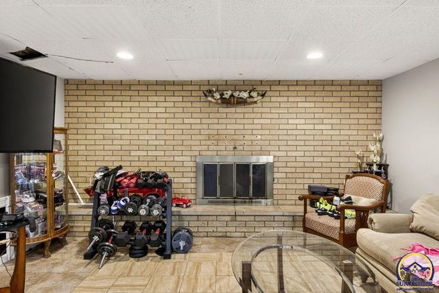 4945 NW Rochester RD, Topeka, KS 66617