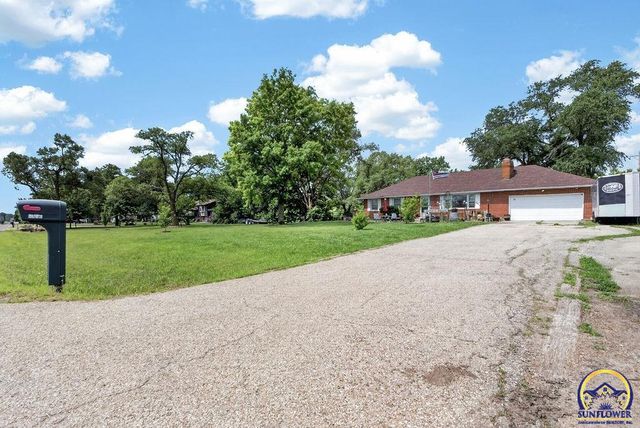 4945 NW Rochester RD, Topeka, KS 66617