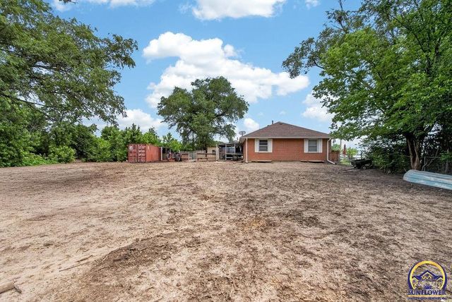 4945 NW Rochester RD, Topeka, KS 66617