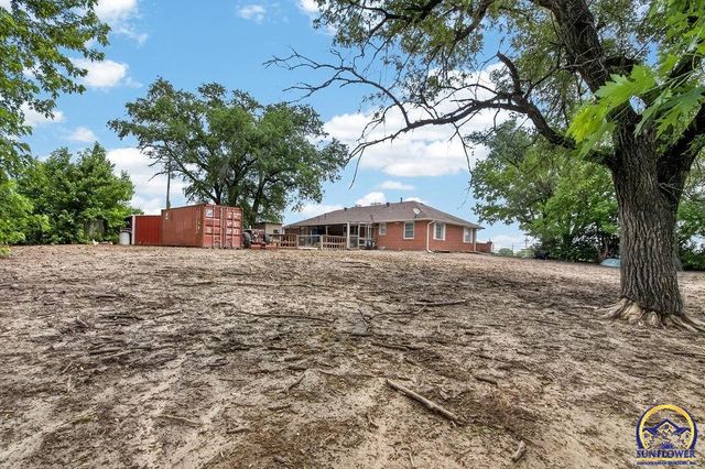 4945 NW Rochester RD, Topeka, KS 66617