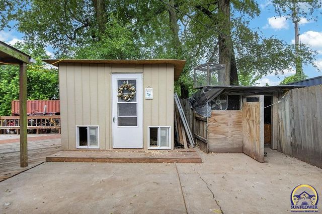 4945 NW Rochester RD, Topeka, KS 66617