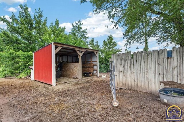 4945 NW Rochester RD, Topeka, KS 66617