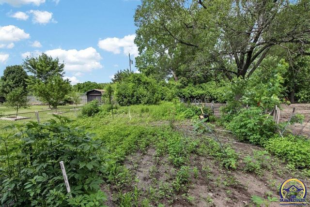 4945 NW Rochester RD, Topeka, KS 66617