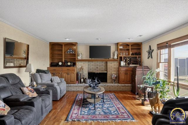 4945 NW Rochester RD, Topeka, KS 66617