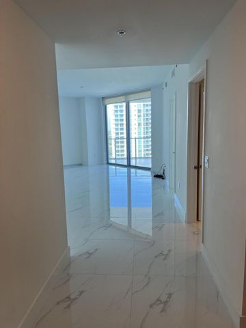 17111 BISCAYNE Boulevard 1903, North Miami Beach, FL 33160