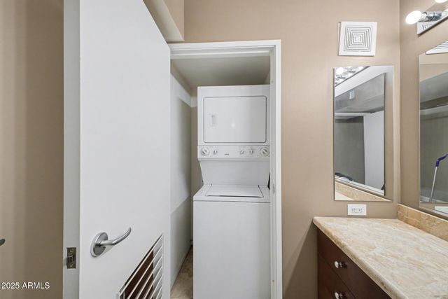 4808 N 24TH Street 824, Phoenix, AZ 85016