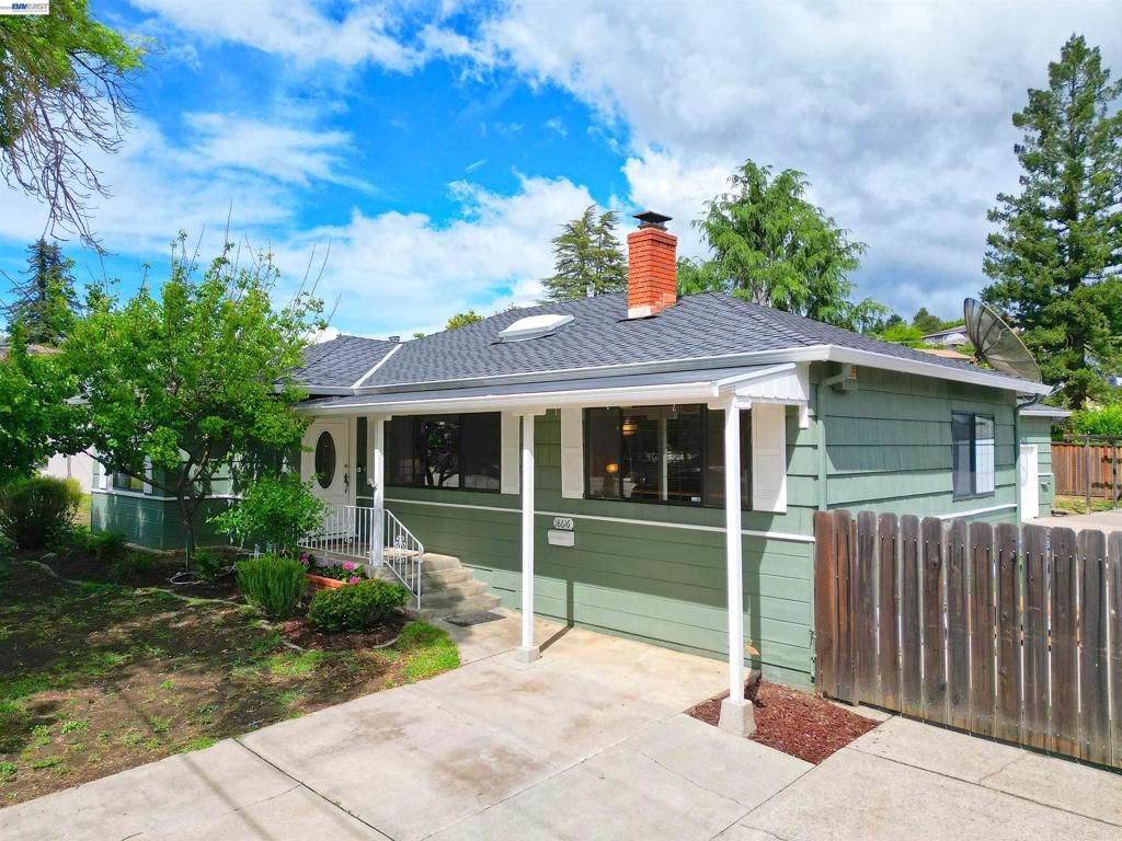 Image 1 of property listing at 18616 Sandy Rd, Castro Valley, CA 94546