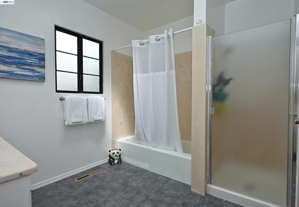 Image 23 of property listing at 18616 Sandy Rd, Castro Valley, CA 94546