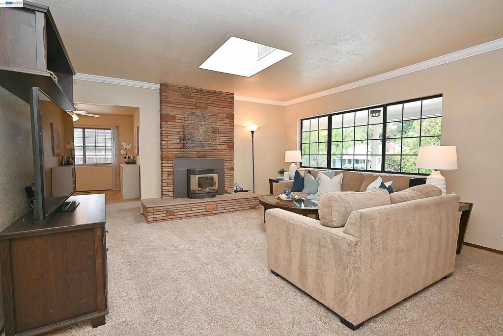 Image 5 of property listing at 18616 Sandy Rd, Castro Valley, CA 94546