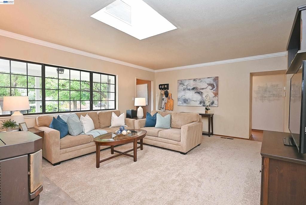 Image 6 of property listing at 18616 Sandy Rd, Castro Valley, CA 94546