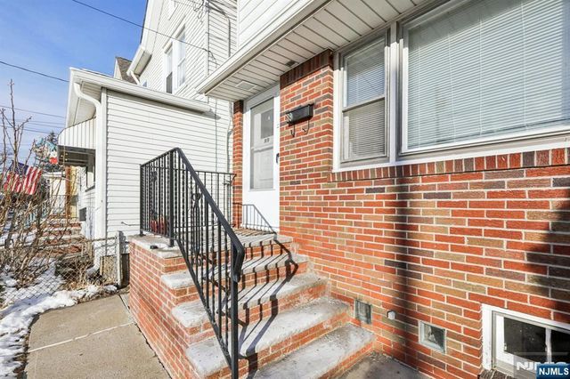 89 Anderson Avenue, Wallington, NJ 07057