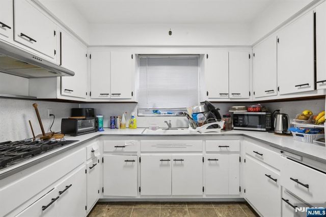 89 Anderson Avenue, Wallington, NJ 07057