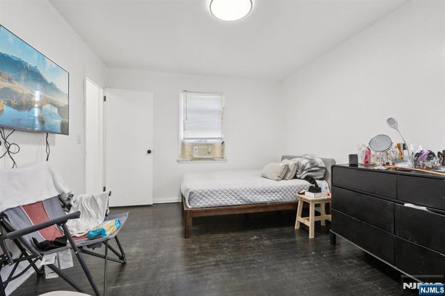 89 Anderson Avenue, Wallington, NJ 07057