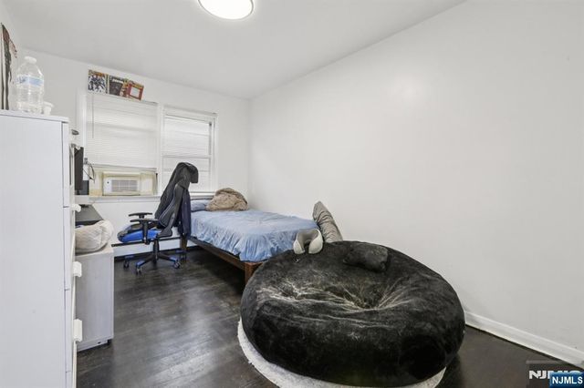 89 Anderson Avenue, Wallington, NJ 07057