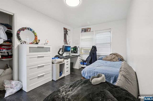 89 Anderson Avenue, Wallington, NJ 07057