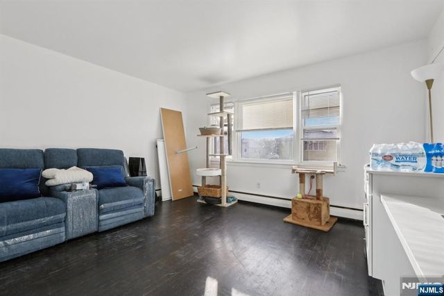 89 Anderson Avenue, Wallington, NJ 07057