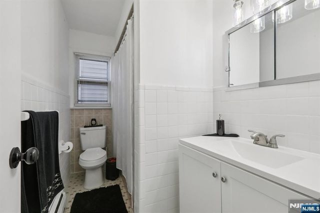 89 Anderson Avenue, Wallington, NJ 07057