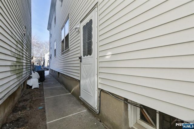 89 Anderson Avenue, Wallington, NJ 07057