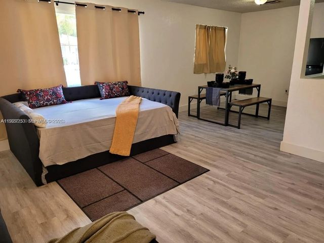 2126 NW 47th Ter, Miami, FL 33142