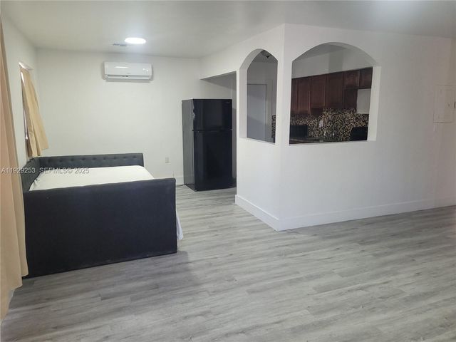 2126 NW 47th Ter, Miami, FL 33142