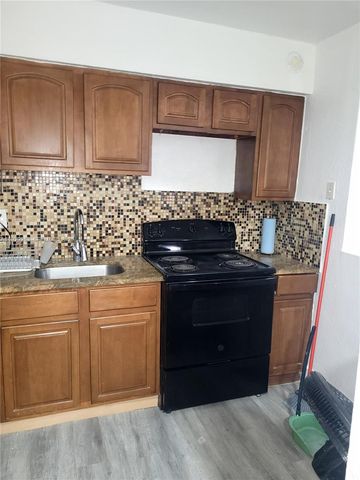 2126 NW 47th Ter, Miami, FL 33142