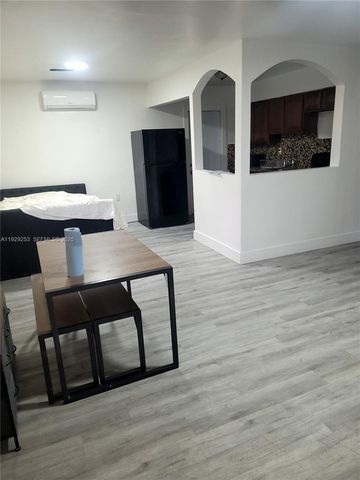 2126 NW 47th Ter, Miami, FL 33142