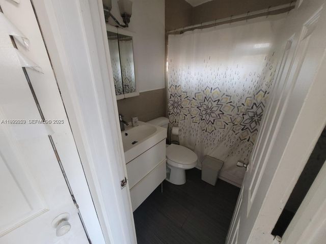 2126 NW 47th Ter, Miami, FL 33142