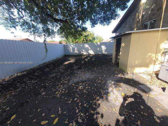 2126 NW 47th Ter, Miami, FL 33142