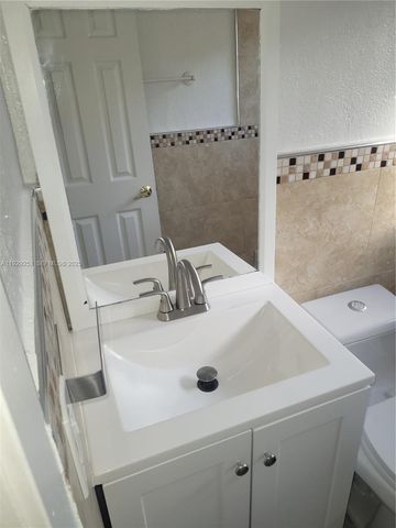 2126 NW 47th Ter, Miami, FL 33142