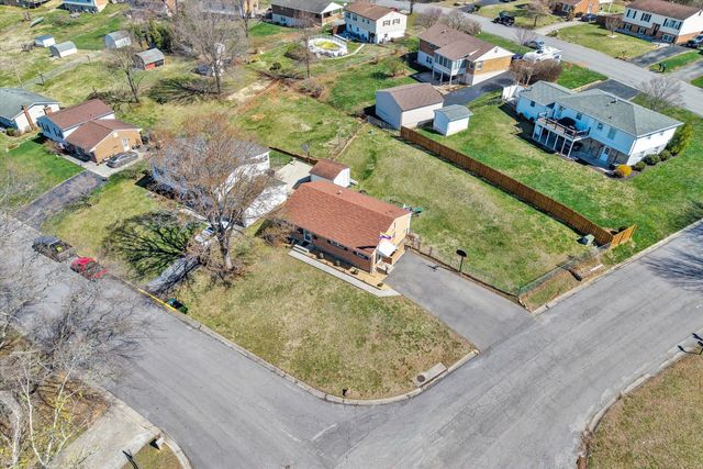 3076 Pebble DR, Roanoke, VA 24014