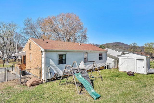 3076 Pebble DR, Roanoke, VA 24014
