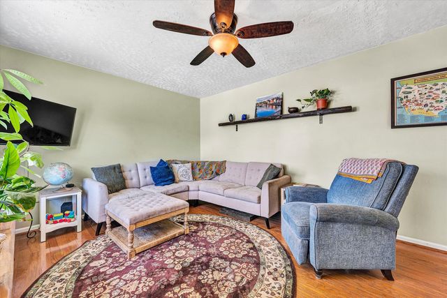 3076 Pebble DR, Roanoke, VA 24014