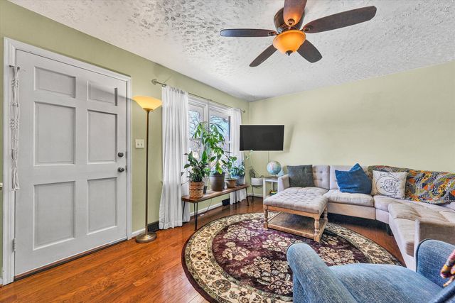 3076 Pebble DR, Roanoke, VA 24014