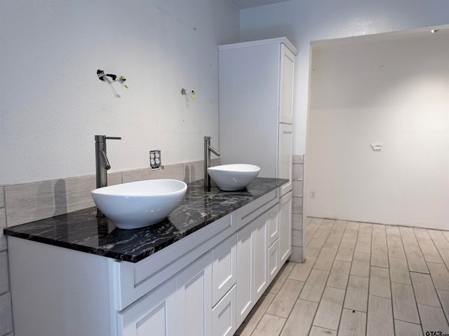 14946 CR 220, Tyler, TX 75707