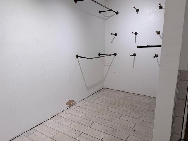 14946 CR 220, Tyler, TX 75707