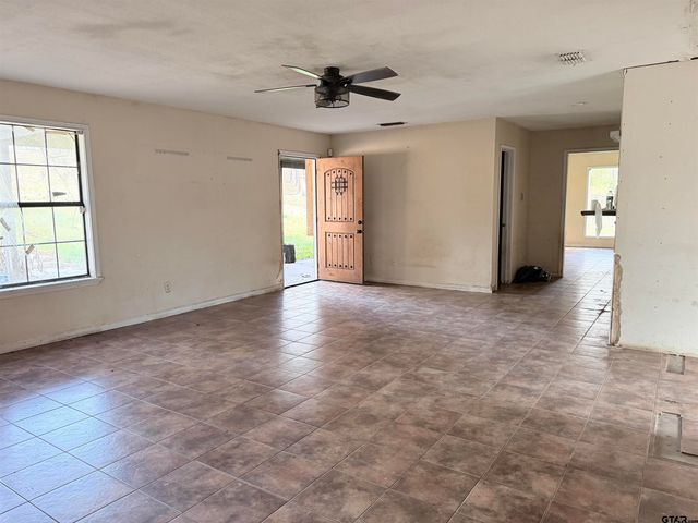 14946 CR 220, Tyler, TX 75707