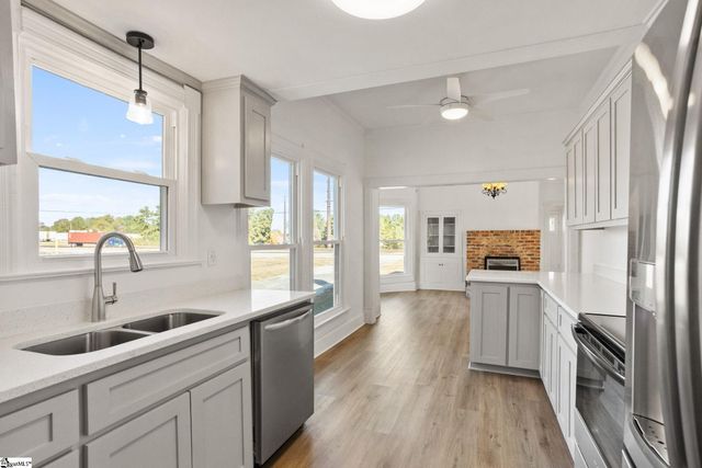 5994 N Old Laurens Road, Gray Court, SC 29645