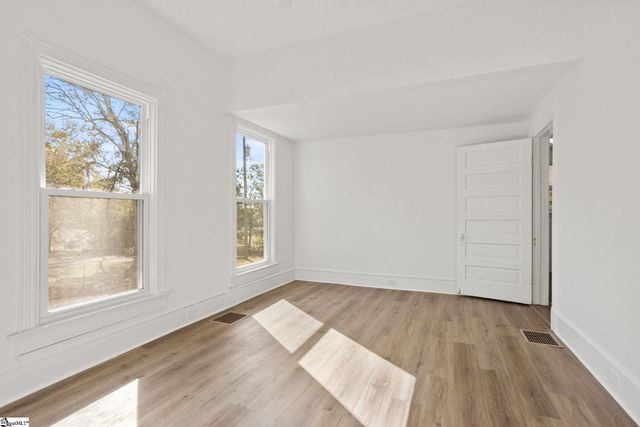 5994 N Old Laurens Road, Gray Court, SC 29645