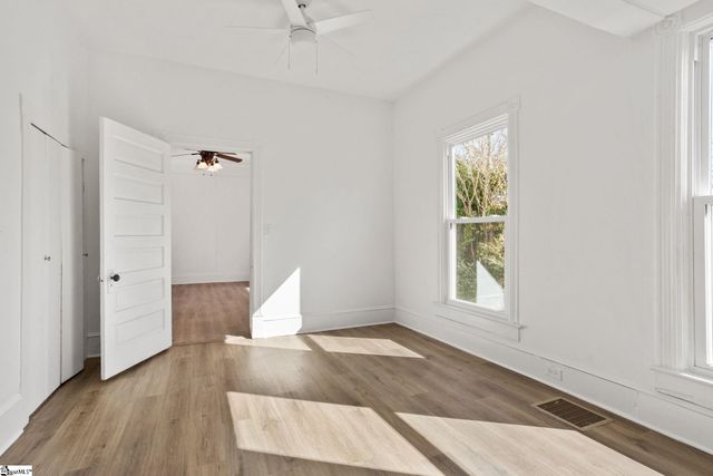 5994 N Old Laurens Road, Gray Court, SC 29645