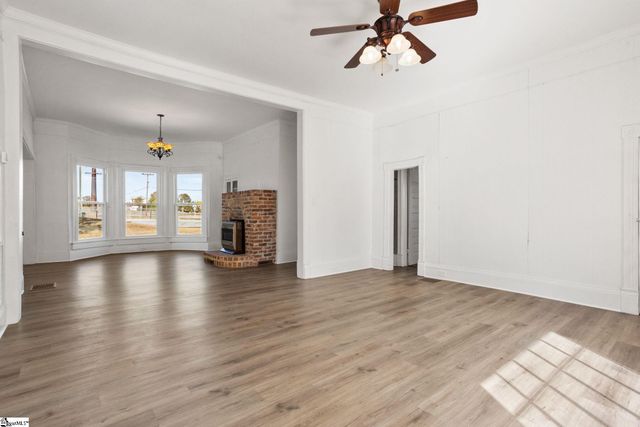 5994 N Old Laurens Road, Gray Court, SC 29645