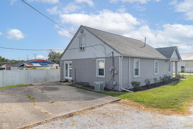 621 Apple Street, Greenfield, IN 46140