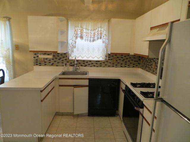 25 Citation Drive, Freehold, NJ 07728