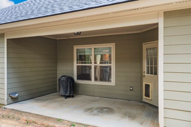 442 Lee Road 2170, Phenix City, AL 36870