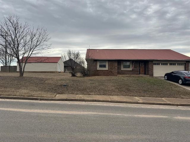 4736 Forest Hills Drive, Noble, OK 73068