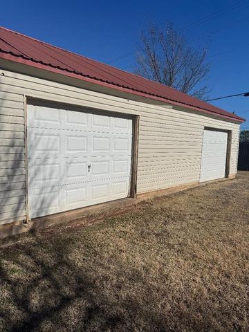 4736 Forest Hills Drive, Noble, OK 73068