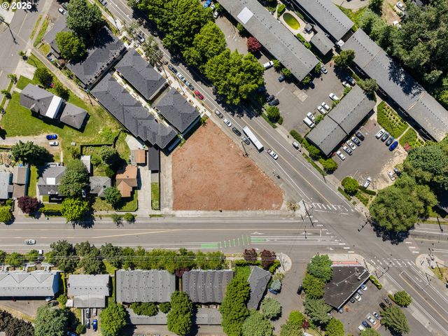 N Columbia Way, Portland, OR 97203