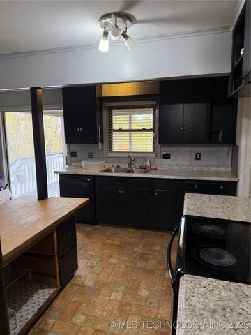 2908 Sheridan Road, Bartlesville, OK 74006