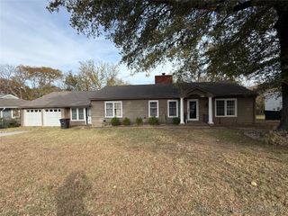 2908 Sheridan Road, Bartlesville, OK 74006