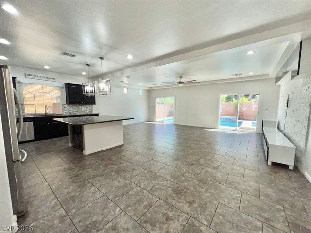 8412 Golden Amber Street, Las Vegas, NV 89139